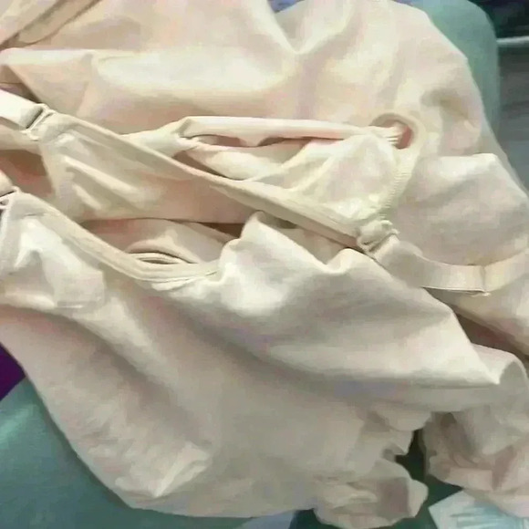 SKIMS- NWOB Sculpting Seamless Mid Thigh Bodysuit - Light nude - Picture 7 of 13